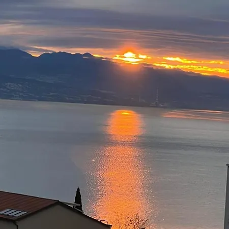 Daire Golden Sunrise With The Swimming Pool Opatija